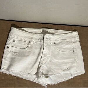 American Eagle white stretch women’s size 8, perfect condition.